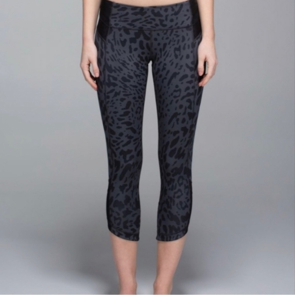 Luulemon Black Cropped Leggings with Lepard Print